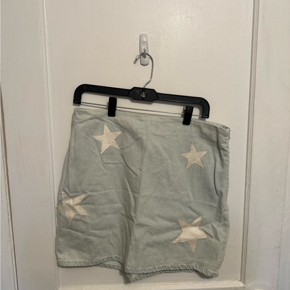 Star-Embellished Skirt in Light blue denim
